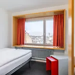 Marta - 1950's Architecture In Zurich's Vibrant Old Town, Near Main Station 호텔