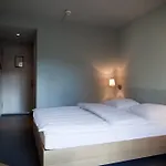 Marta - 1950's Architecture In Zurich's Vibrant Old Town, Near Main Station 취리히
