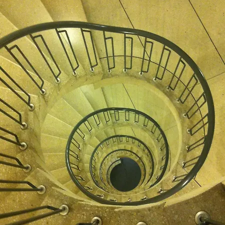 Marta - 1950's Architecture In Zurich's Vibrant Old Town, Near Main Station