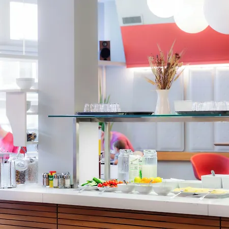 Marta - 1950's Architecture In Zurich's Vibrant Old Town, Near Main Station 酒店 2*