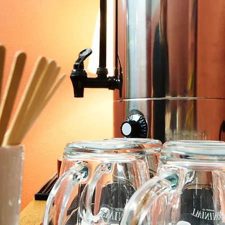 Готель Marta - 1950's Architecture In Zurich's Vibrant Old Town, Near Main Station