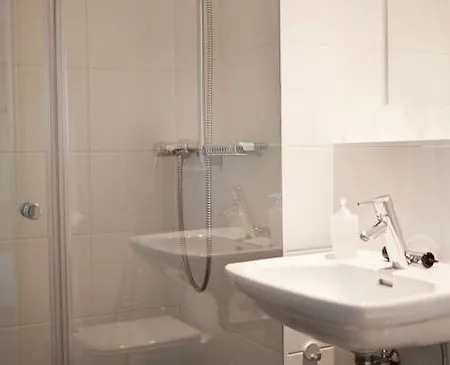 酒店 Marta - 1950's Architecture In Zurich's Vibrant Old Town, Near Main Station 2*