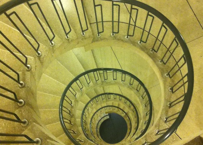 Marta - 1950's Architecture In Zurich's Vibrant Old Town, Near Main Station