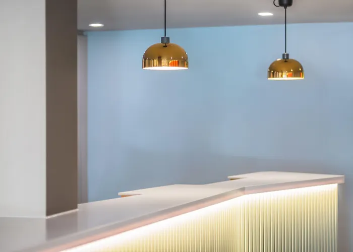 Marta - 1950's Architecture In Zurich's Vibrant Old Town, Near Main Station Hotel