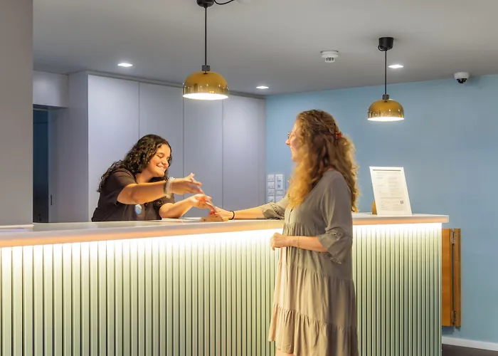 Marta - 1950's Architecture In Zurich's Vibrant Old Town, Near Main Station Szálloda Zürich