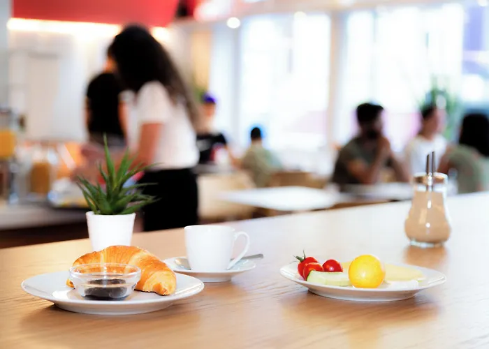 Marta - 1950's Architecture In Zurich's Vibrant Old Town, Near Main Station Hotel Zurich