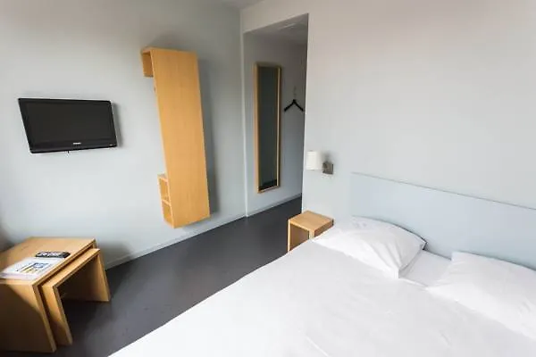 Marta - 1950's Architecture In Zurich's Vibrant Old Town, Near Main Station