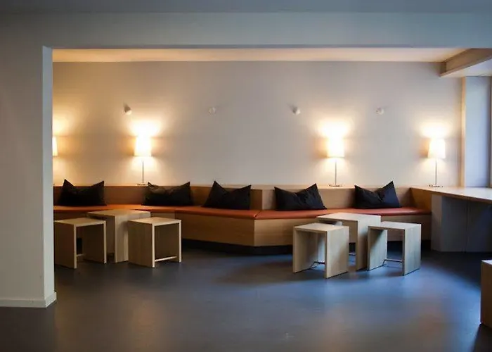 Marta - 1950's Architecture In Zurich's Vibrant Old Town, Near Main Station מלון