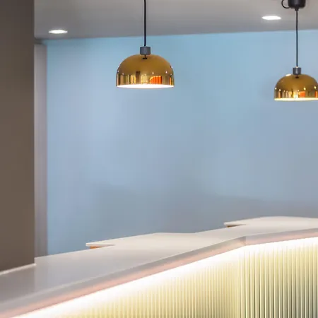 Marta - 1950's Architecture In Zurich's Vibrant Old Town, Near Main Station Hotel