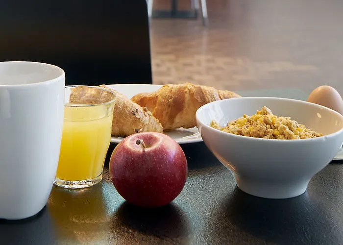 Marta - 1950's Architecture In Zurich's Vibrant Old Town, Near Main Station Hotel Zurich