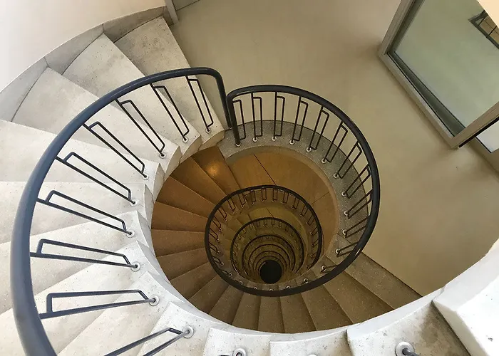 Marta - 1950's Architecture In Zurich's Vibrant Old Town, Near Main Station Hotel 2*